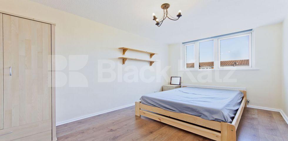 			UNDER OFFER , 4 Bedroom, 1 bath, 1 reception Apartment			 Amina Way, London Bridge/Bermondsey Borders